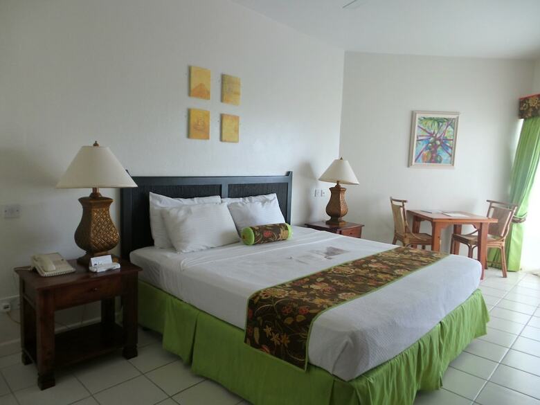 Hotel Coyaba Beach Resort