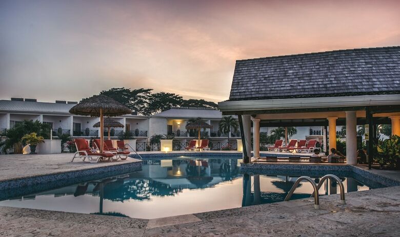 Hotel Coyaba Beach Resort