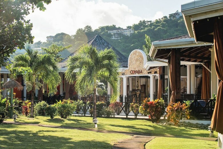 Hotel Coyaba Beach Resort