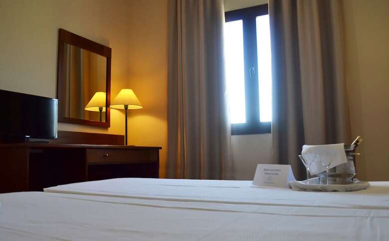 Hotel Reyes Zir�es