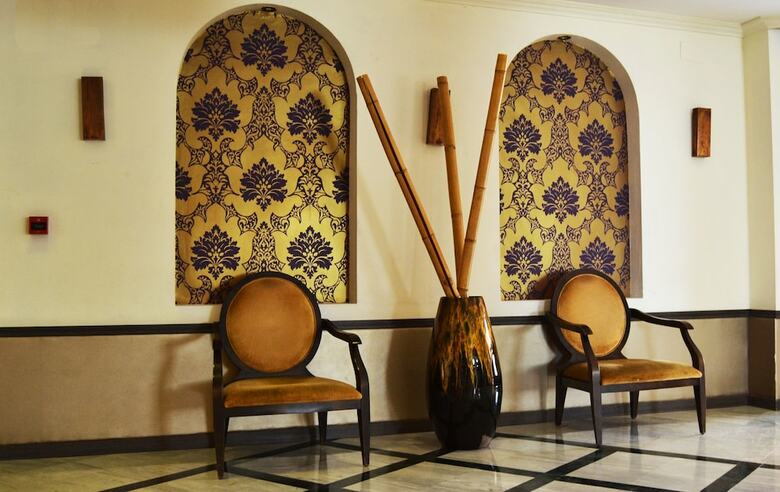 Hotel Reyes Zir�es