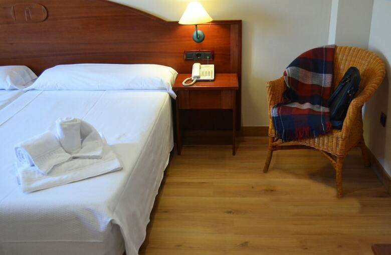 Hotel Reyes Zir�es