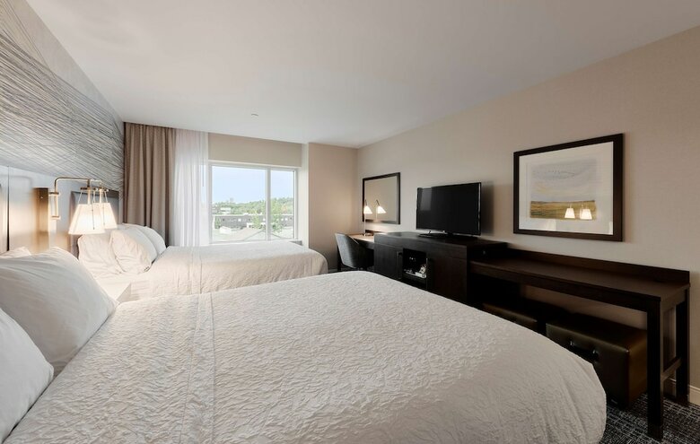 Hotel Hampton Inn & Suites By Hilton Quebec City /saint-romuald