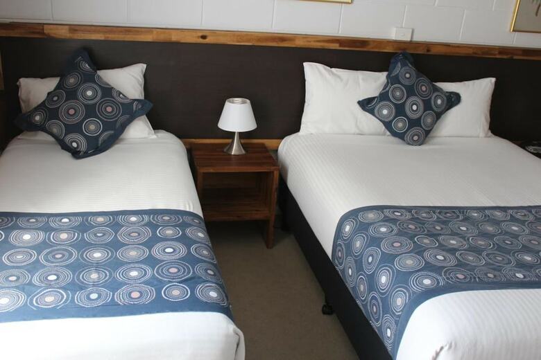 Snow Season Motor Inn