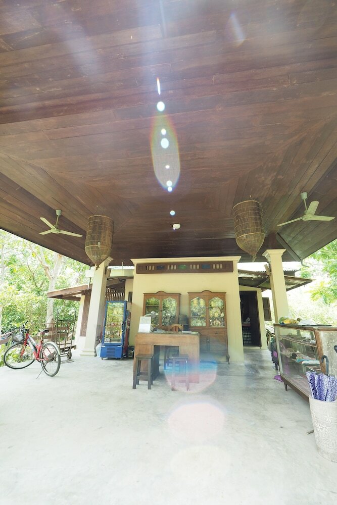 Hotel Baan Suan Amphawa