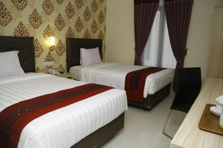 Hotel Hersya Front One Inn Surabaya