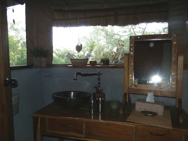 Ikweta Safari Camp