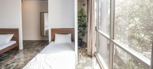 Hostal The Spades Hostel