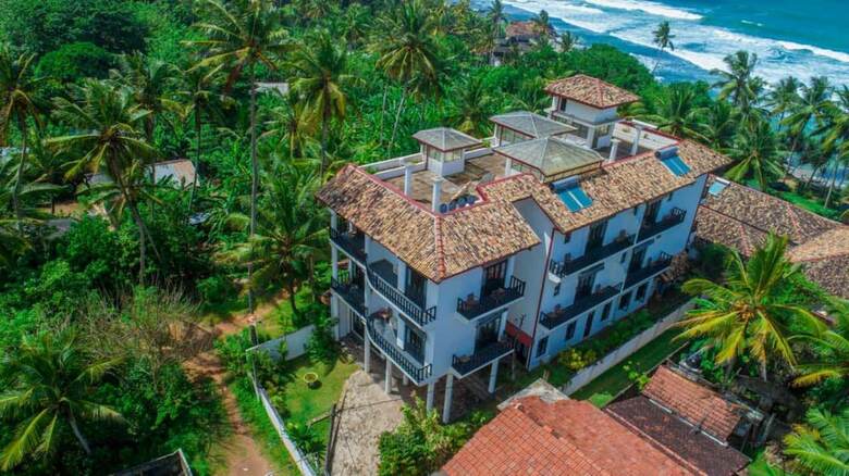 Hotel Villa Tissa Beach Resort