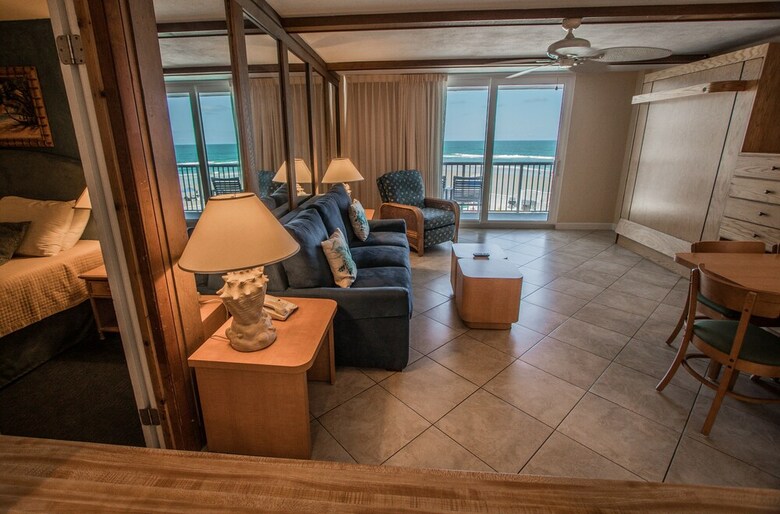 Sea Club IV