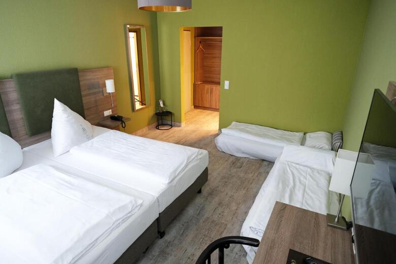 Hotel R�merstadt