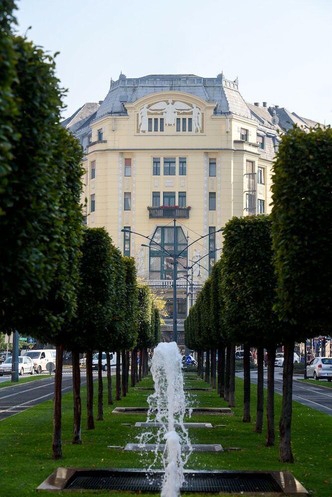Aparthotel Karoly Corner Residences