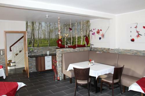 Hostal Pension Und Ferienwohnungen Schweinsberg
