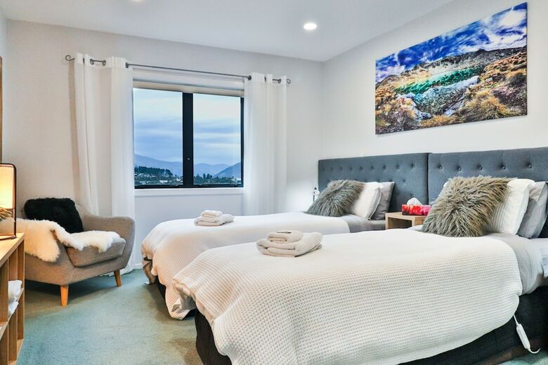 Amazing Queenstown Luxury Apartment
