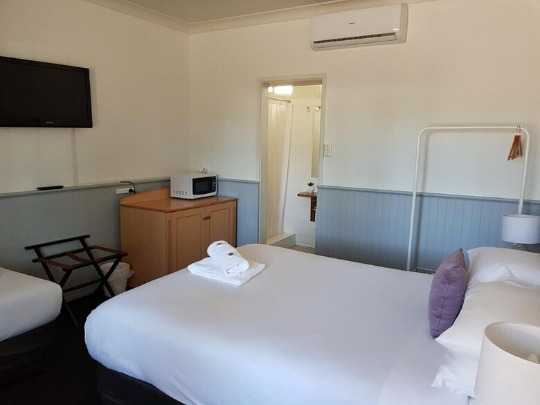 Squid Ink Motel