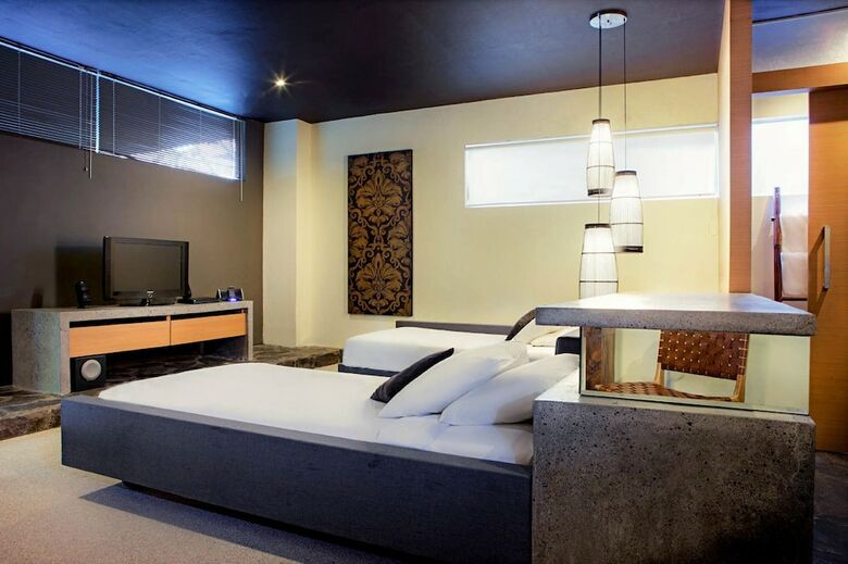 Clio Apartments