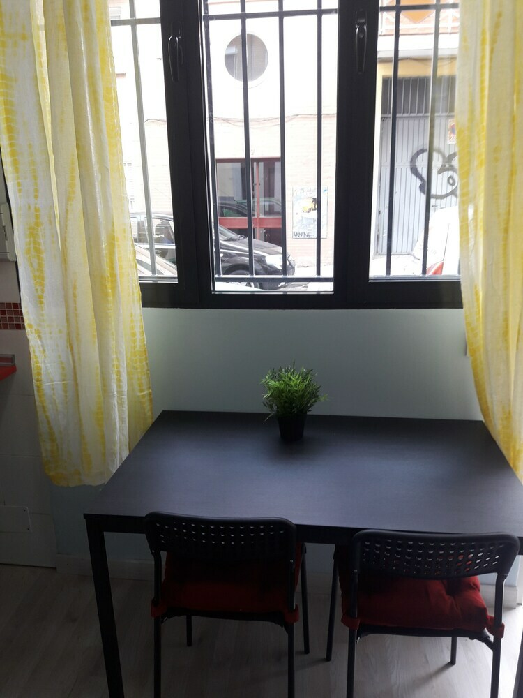 White Goose Apartment In Madrid
