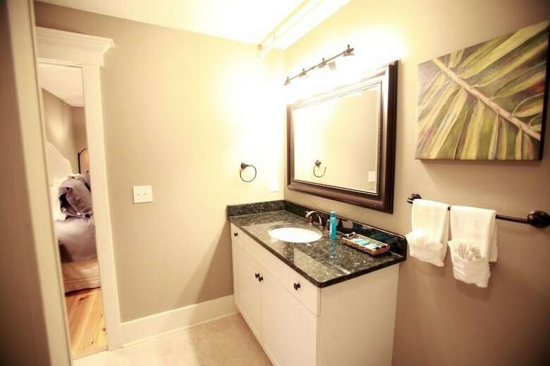 229 King Luxury Suites