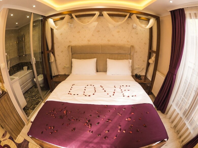 Elif Inan Hotel