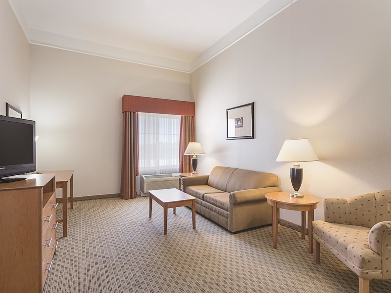 Hotel Baymont By Wyndham Brenham