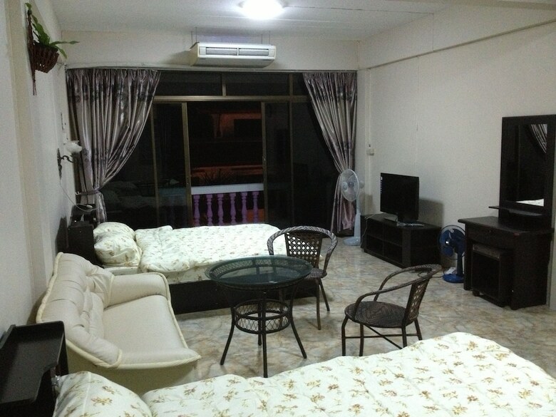 Hotel Artem's Guesthouse