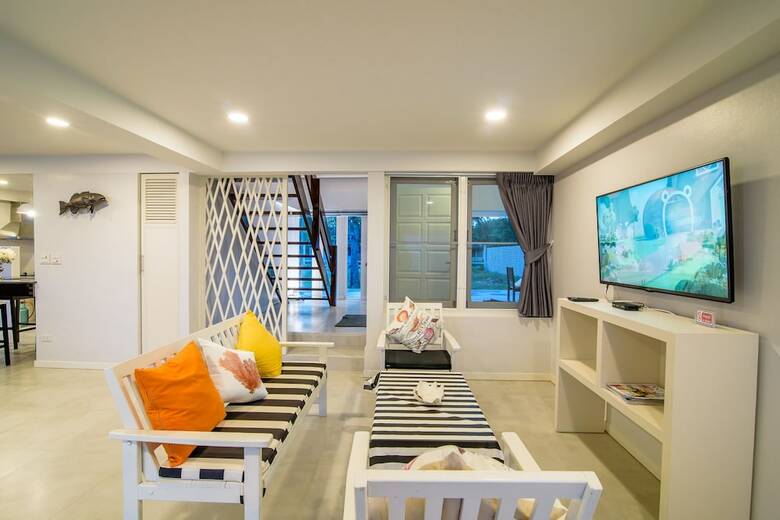 Villa C-shore Private Beachfront House