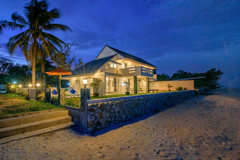 Villa C-shore Private Beachfront House