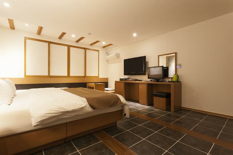 Hotel Leaders