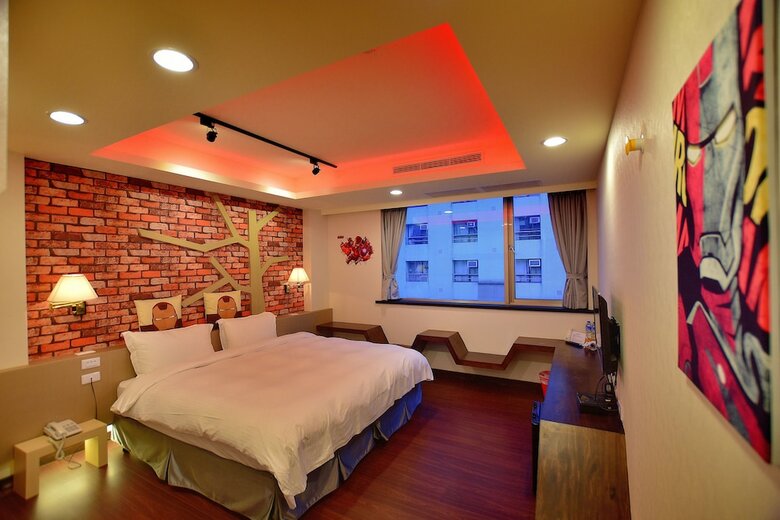 Ruocing Hot Spring Hotel