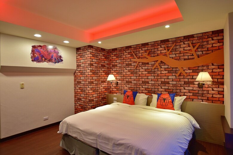 Ruocing Hot Spring Hotel