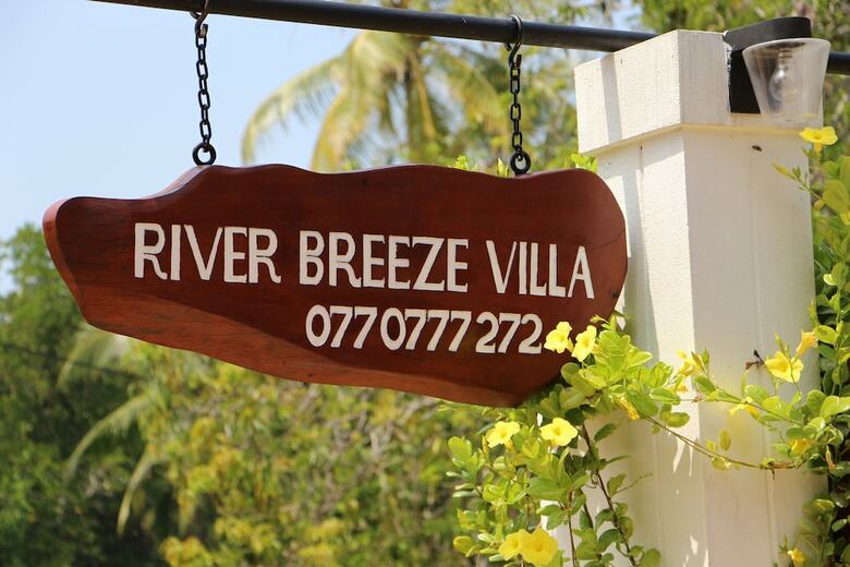Hotel River Breeze Villa