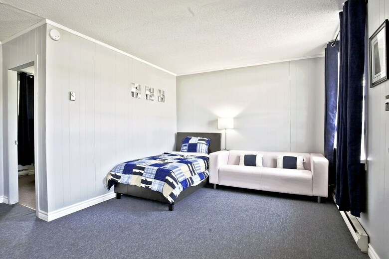 Stop 21 Motel