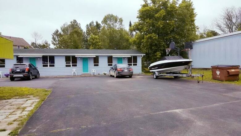 Stop 21 Motel