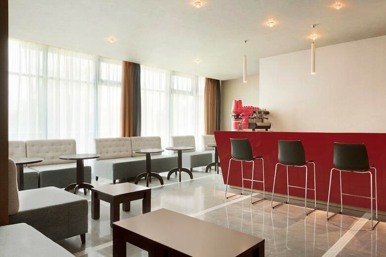 Hotel Ramada By Wyndham Constanta