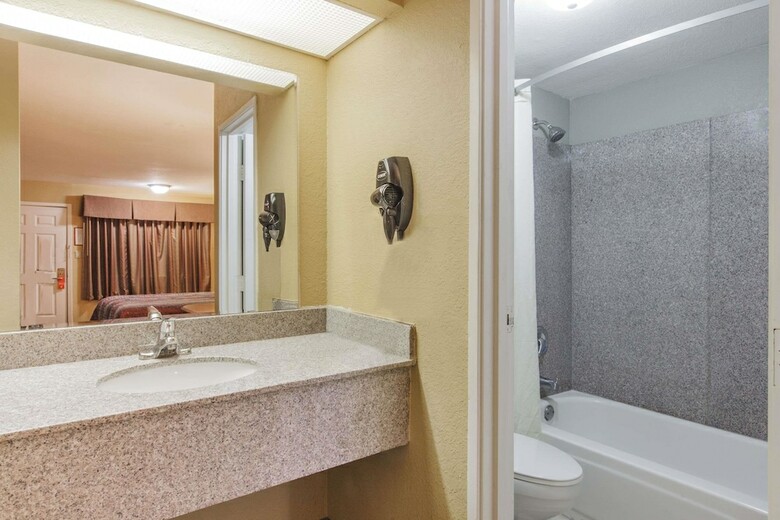 Motel Super 8 By Wyndham Spring