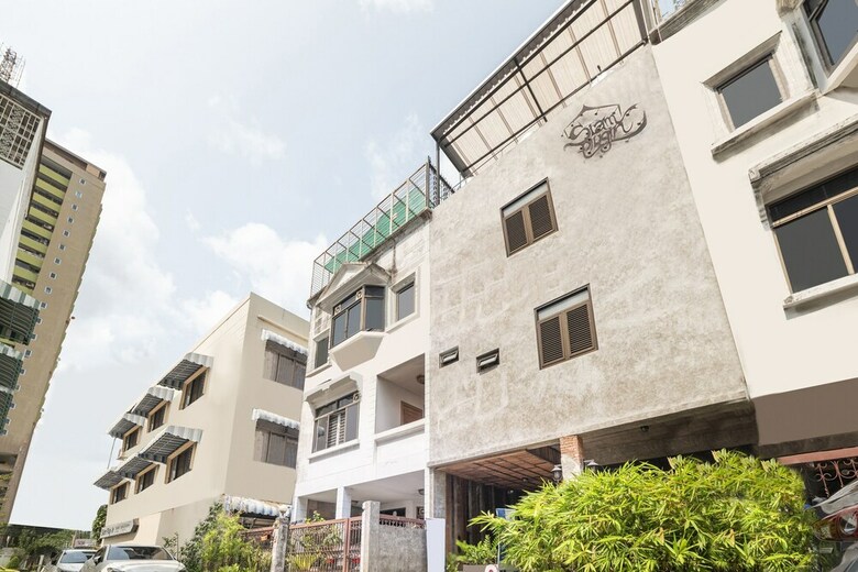 Hostal Oyo 704 Siam Plug In Hostel