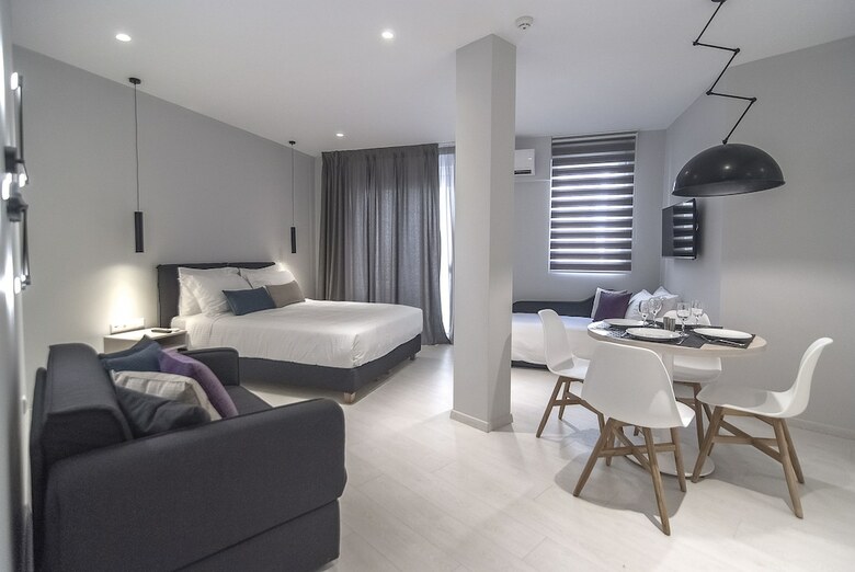 Aparthotel Acropolis Stay