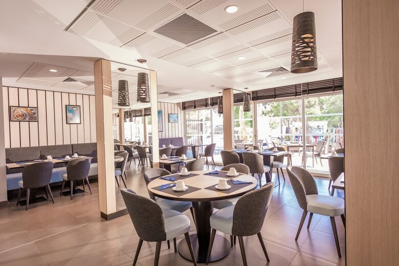 Hotel Op�ralia H�tel Les Pins
