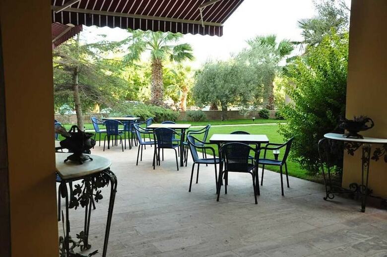 Hotel Palm Court Suites