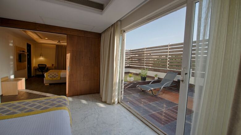 Hotel Stately Suites Golf Course Road