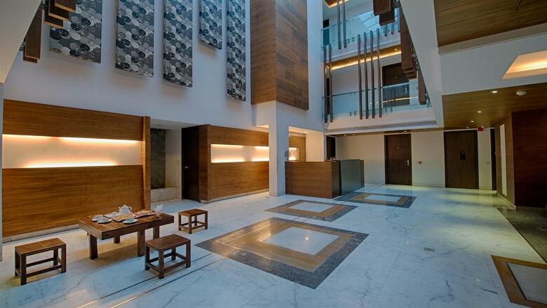 Hotel Stately Suites Golf Course Road