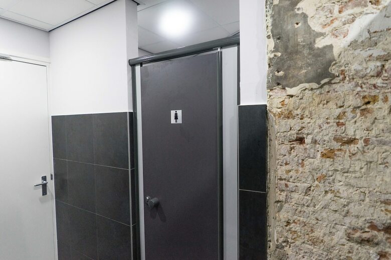 Hostal The Golden Stork - Hostel