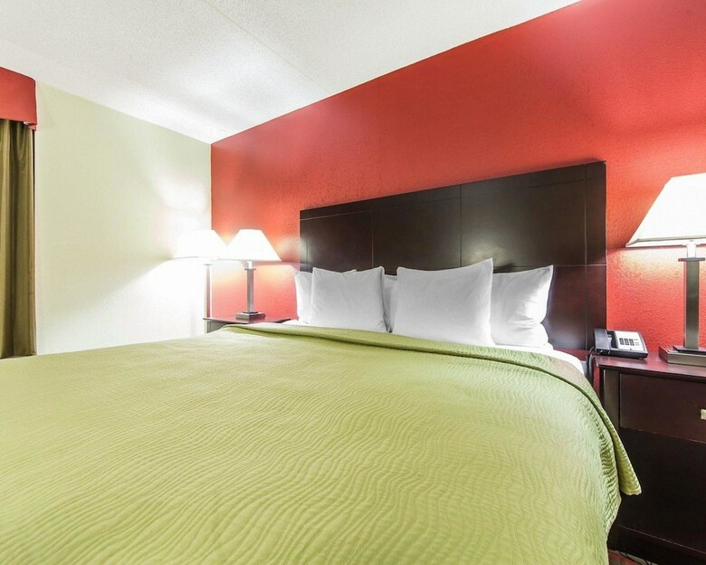 Hotel Quality Inn West