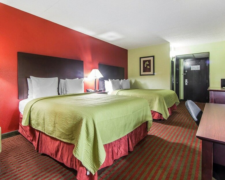 Hotel Quality Inn West