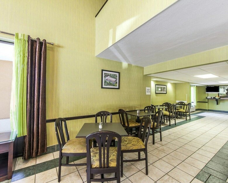 Hotel Quality Inn West
