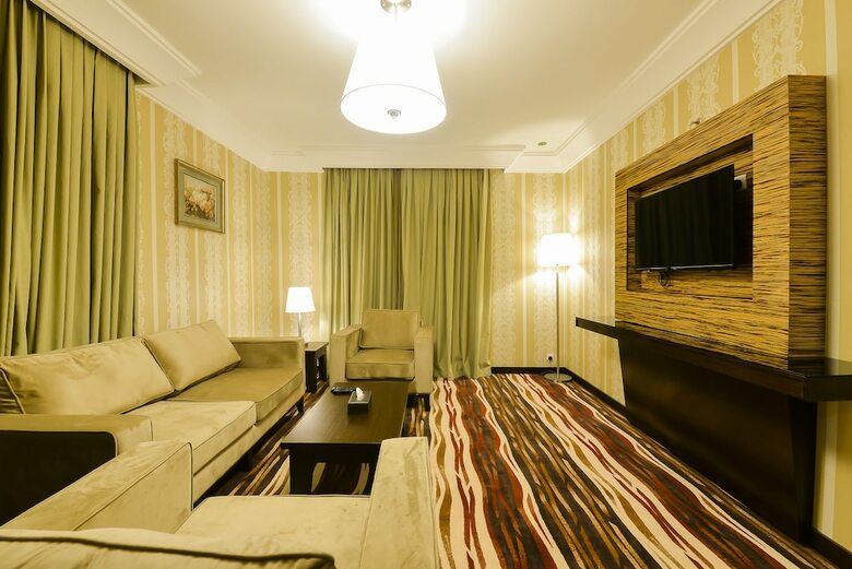 Crown Town Hotel