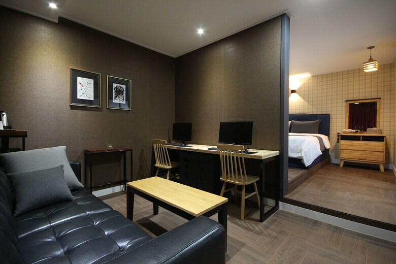 Brown Dot Hotel Jinhae