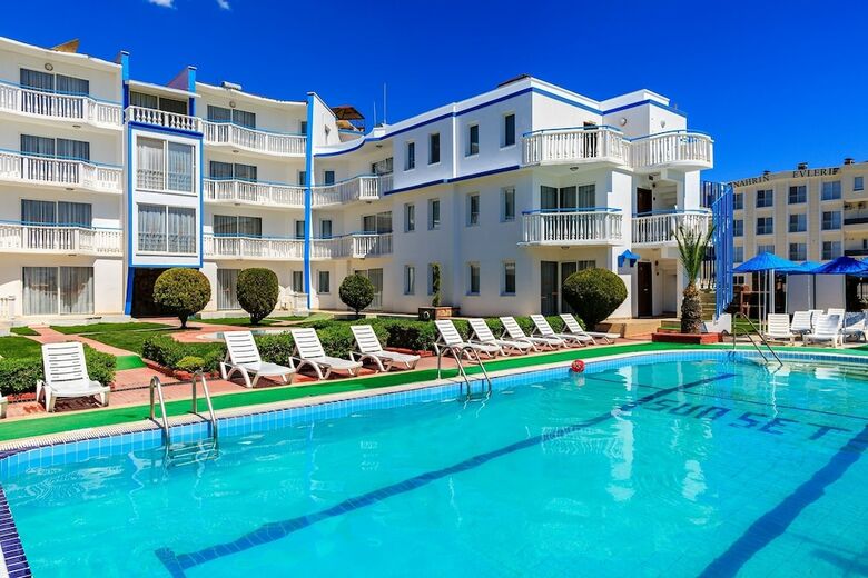 Sunset Village Apart Hotel