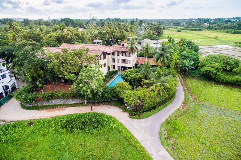 Hotel Greenwinds Villa