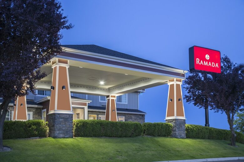 Hotel Ramada By Wyndham Moses Lake